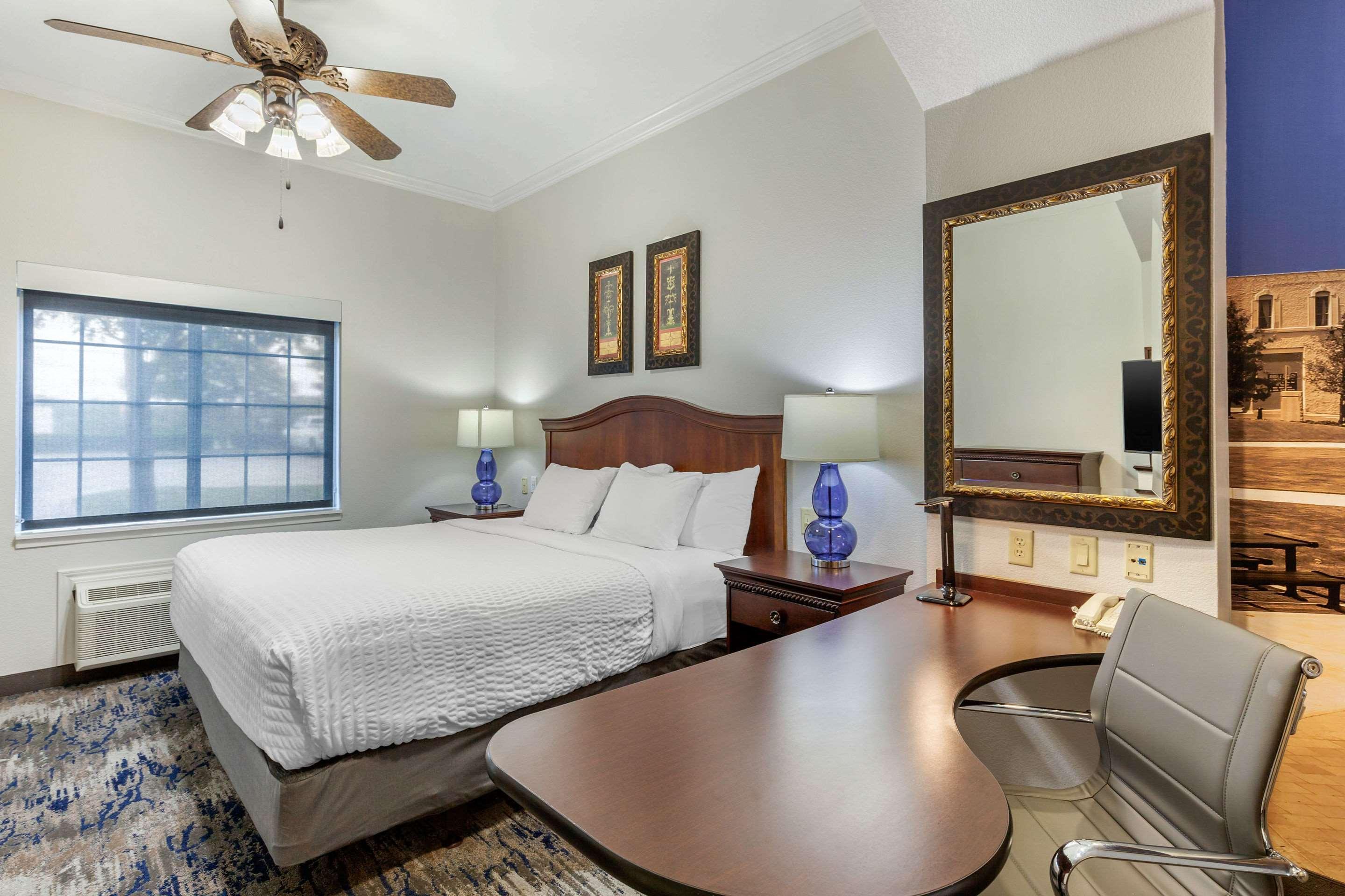 Clarion Pointe Sulphur Springs Ngoại thất bức ảnh