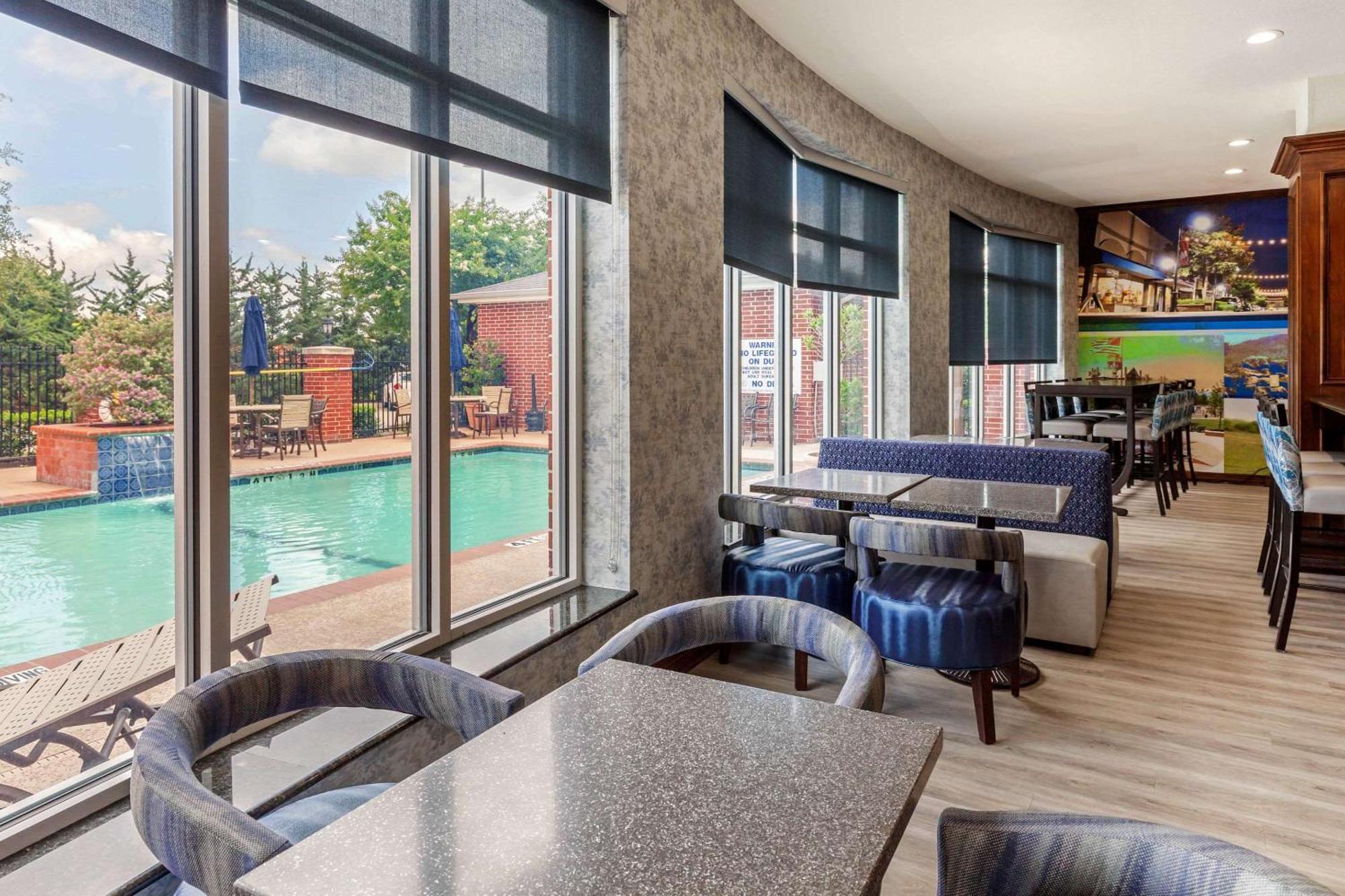 Clarion Pointe Sulphur Springs Ngoại thất bức ảnh