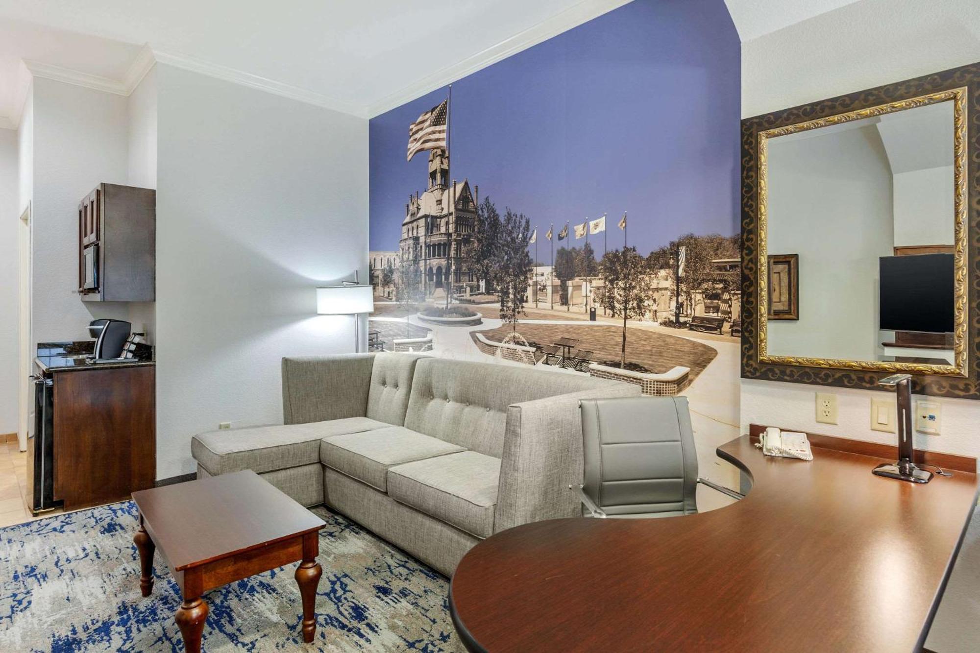 Clarion Pointe Sulphur Springs Ngoại thất bức ảnh