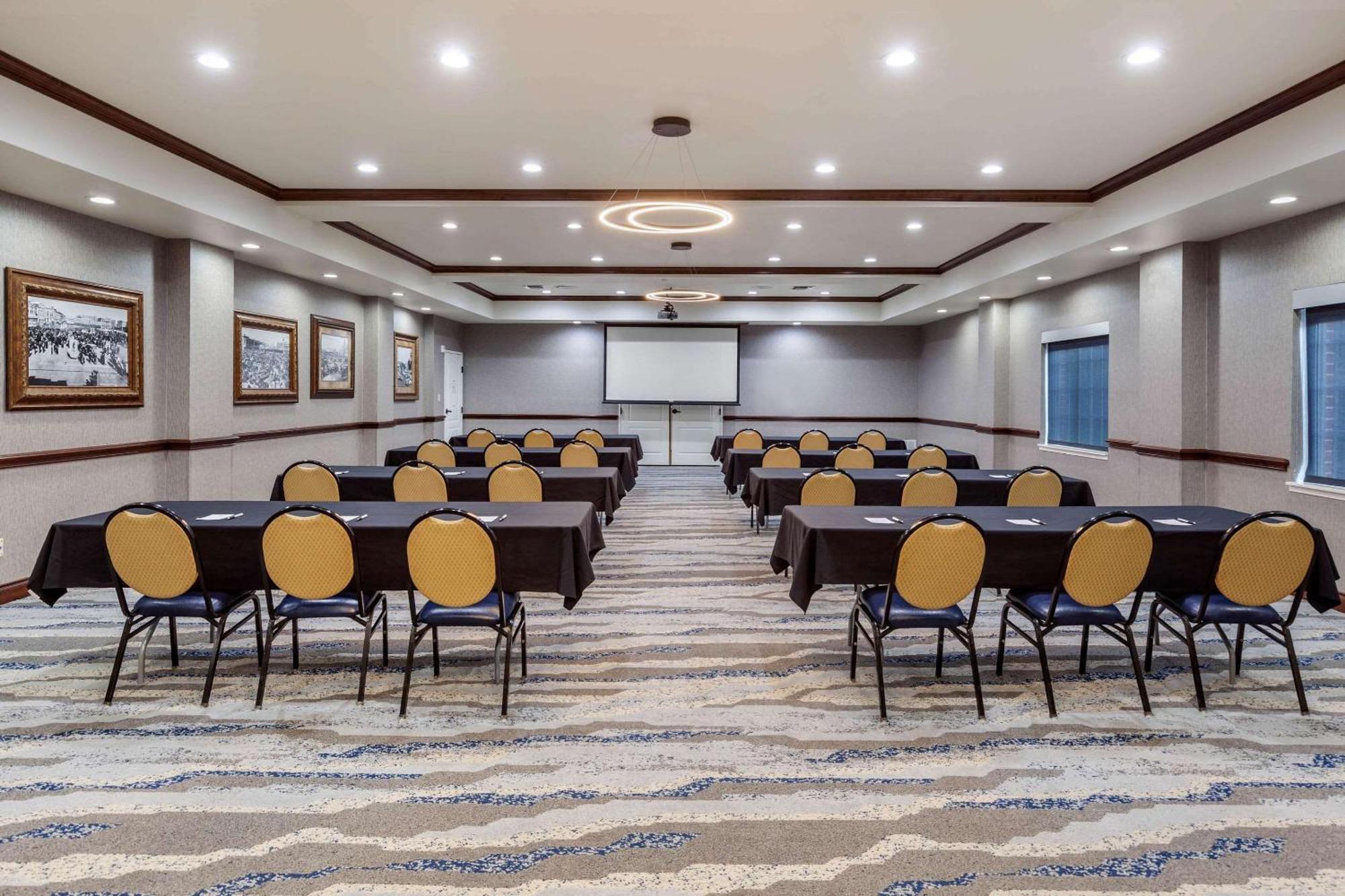 Clarion Pointe Sulphur Springs Ngoại thất bức ảnh